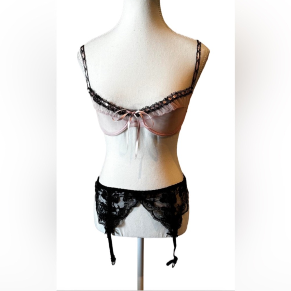 La Vie En Rose Black Lace GARTER BELT Sz L